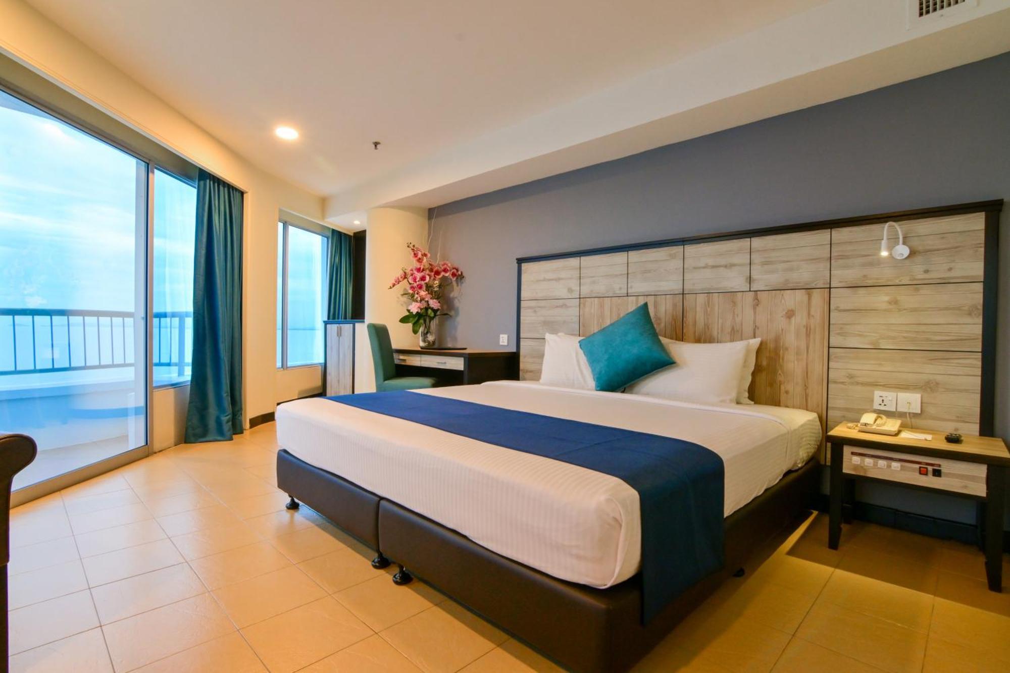 Flamingo Hotel By The Beach, Penang Tanjung Bungah  Exterior photo